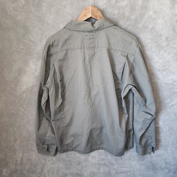 Volcom Men's Medium Gray Long Sleeve Button-Up Shirt Corp Cut Classic Style - Picture 2 of 9